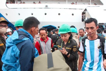 Karantina Sulsel Gencar Awasi Barang Bawaan Pemudik Di Pelabuhan Makassar