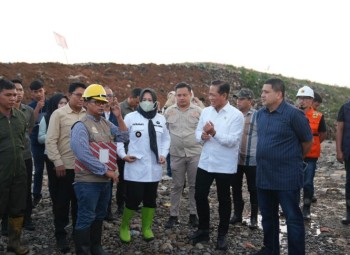 1.300 Ton Sampah Per Hari, Menteri LHK Tinjau Langsung TPA Antang