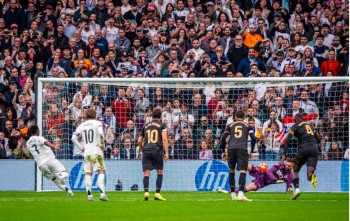 Valencia CF Kejutkan Real Madrid Di Bernabéu Dengan Gol Di Injury Time, Skor Akhir 1-2