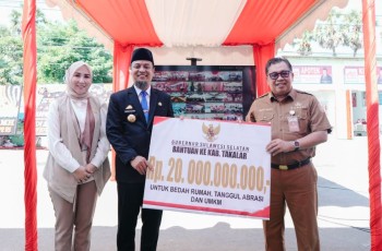 Pemprov Sulsel Salurkan Dana Rp20 Miliar Dukung Bedah Rumah Dan UMKM Takalar